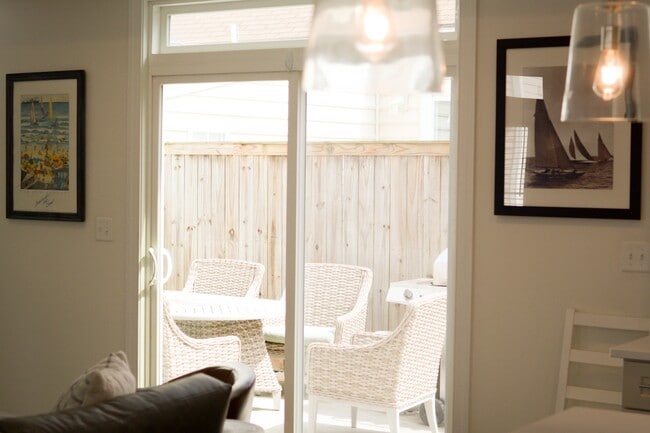 Photo - 2418 Arctic Ave