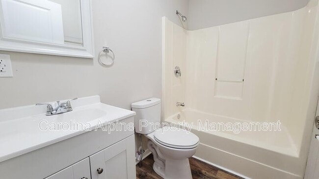 Photo - 1306 Ragan Ave Unit B