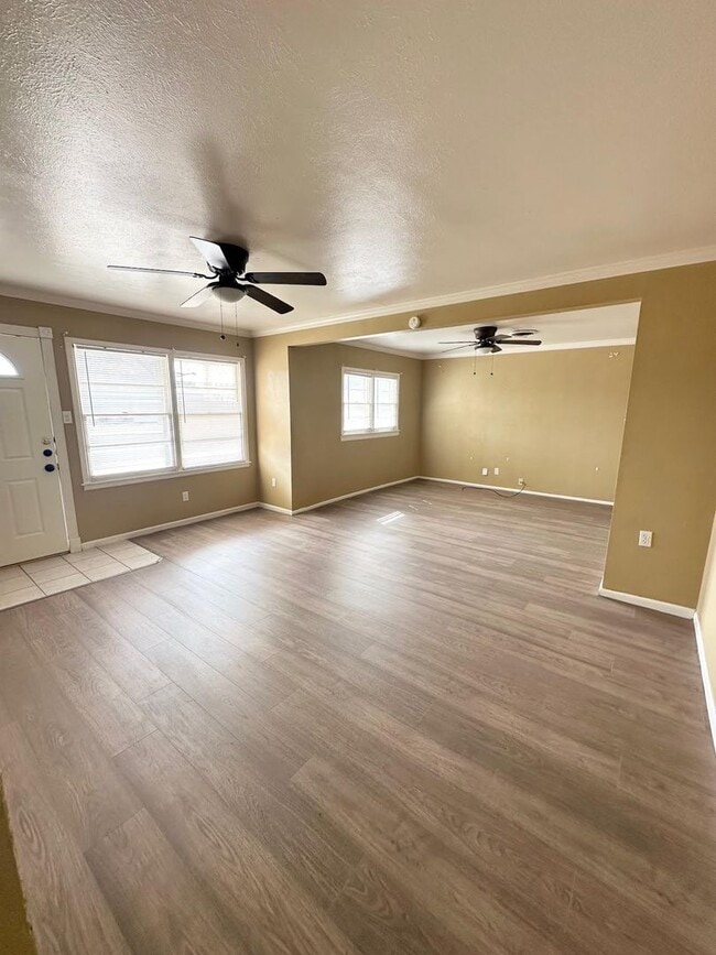 Photo - 3 Bed 2 Bath Ready to Rent!