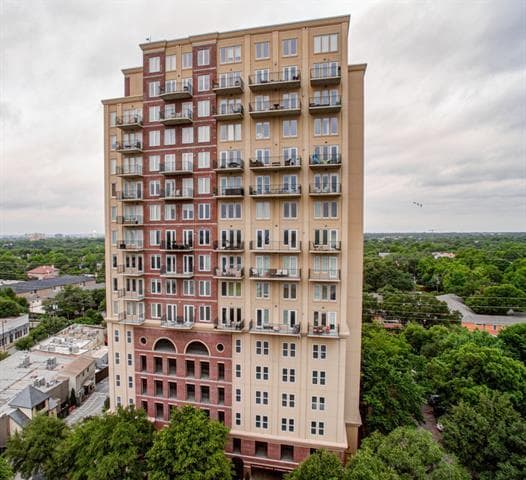 Building Photo - 4611 Travis St Unit 1406A Rental