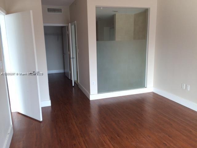 Photo - 90 SW 3rd St Unidad 4411