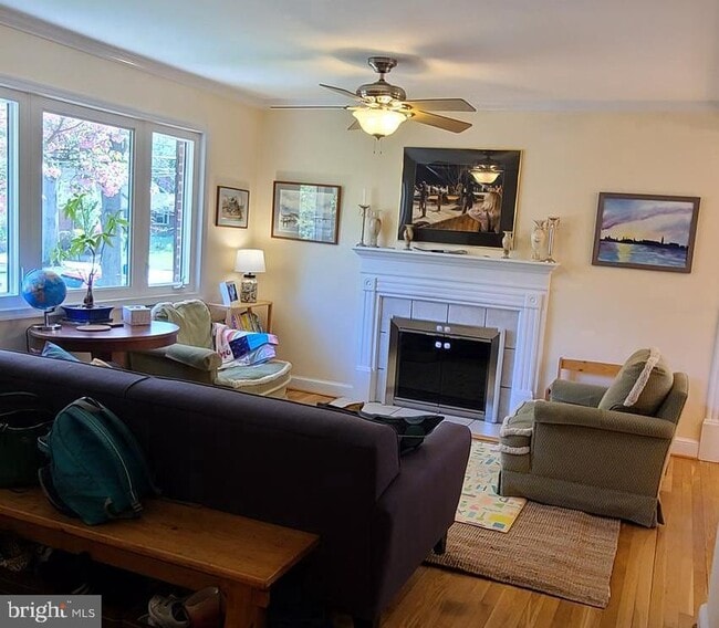 7126 Sanford Ct
