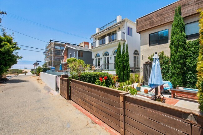 21-23 Privateer Street