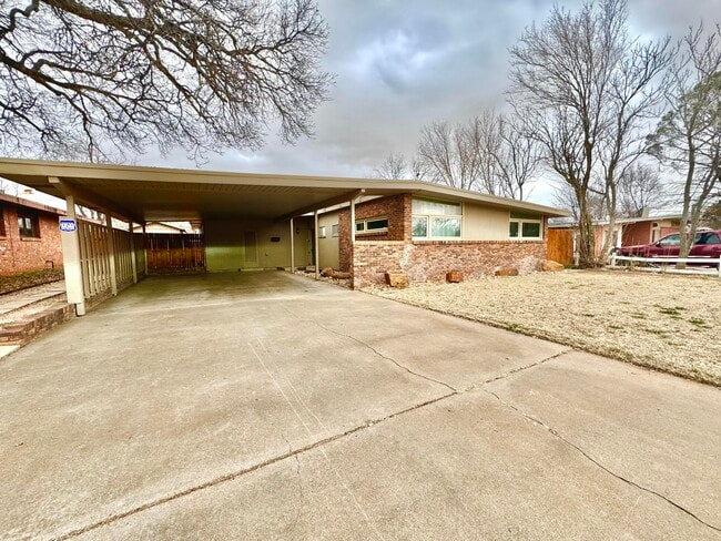 Photo - 2514 47th St