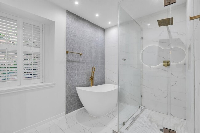 Photo - 41 Hickory Oak Dr