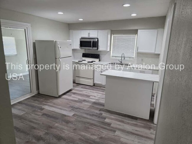 Photo - 3137 Kingston St