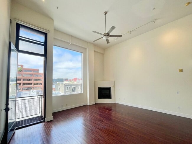 Photo - 200 Townsend St