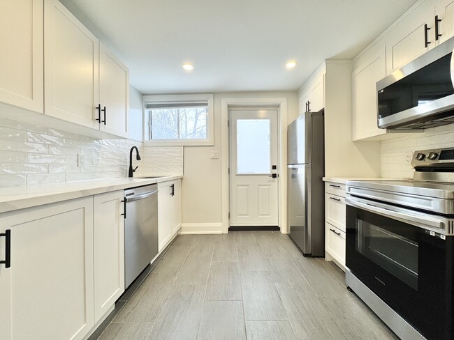 Photo - 97 Garfield Ave S