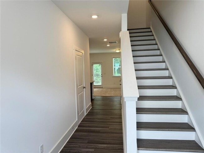 Photo - 1682 Hannah Ter NW