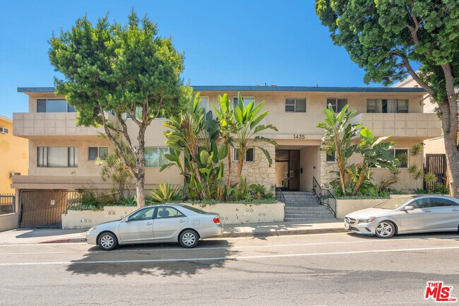 Building Photo - 1435 N Fairfax Ave Unit 19 Rental