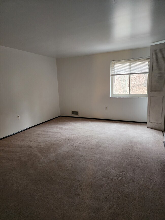 1 Fischer Ave Townhome For Rent in Pittsburgh, PA