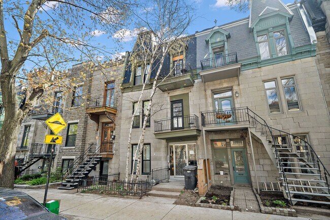 Photo - 3722 Av. Laval Unit 1