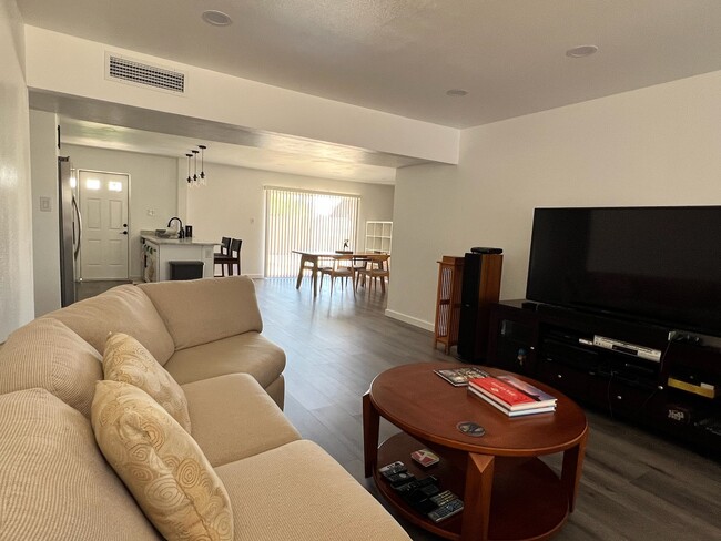 Living Room - 907 E Broadmor Dr Unit Master Suite Full