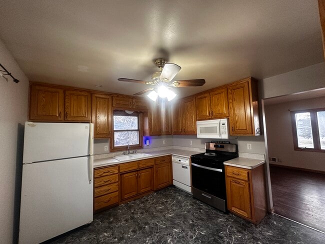 Photo - 4573 Main St NE Unit 4573