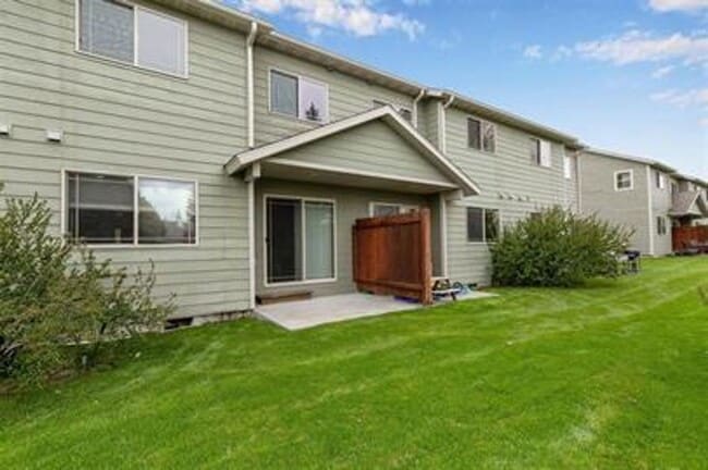 Photo - 3 bedroom 2.5 bath townhouse in Bozeman