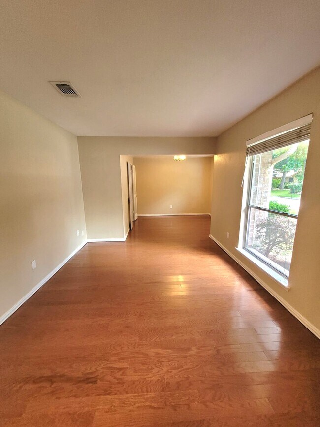 Photo - 22 W Broken Oak Ct