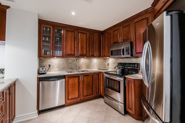 Photo - 2000 Drummond St Unit 401