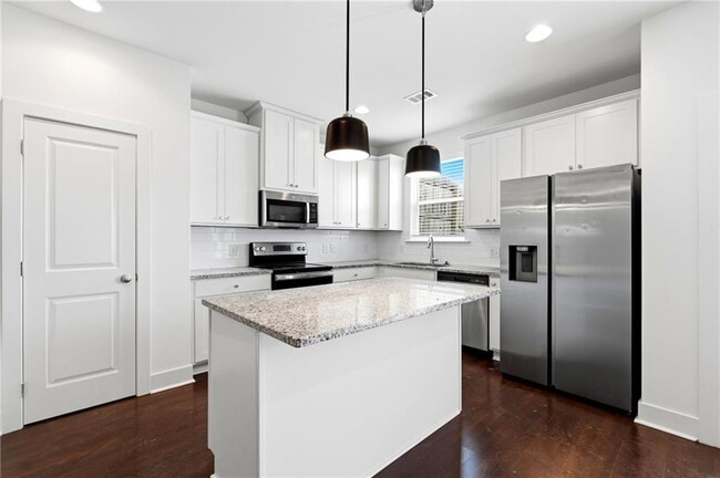 Building Photo - 1881 Plainsboro Dr