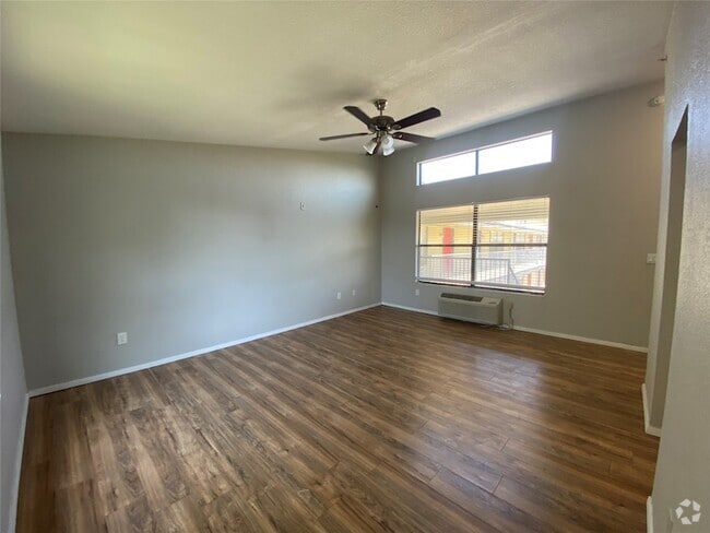 Building Photo - 701 W Sycamore St Unit 302 Rental