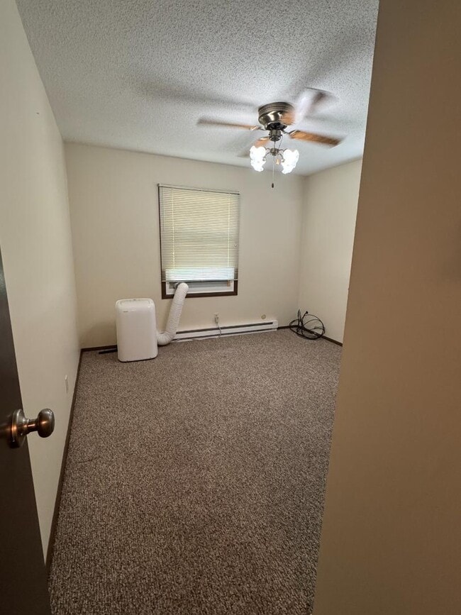 Photo - 3138 Birchwood St