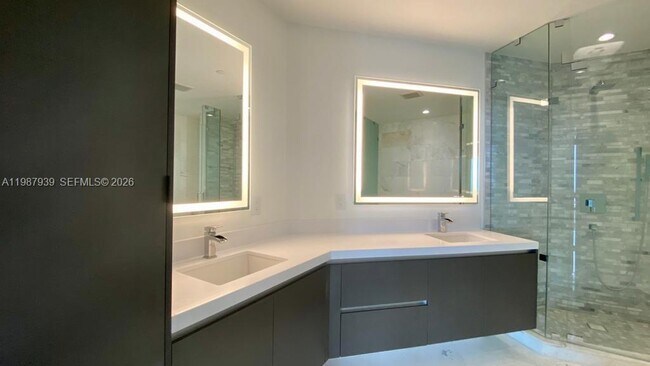 Photo - 851 NE 1st Ave Unit 4604