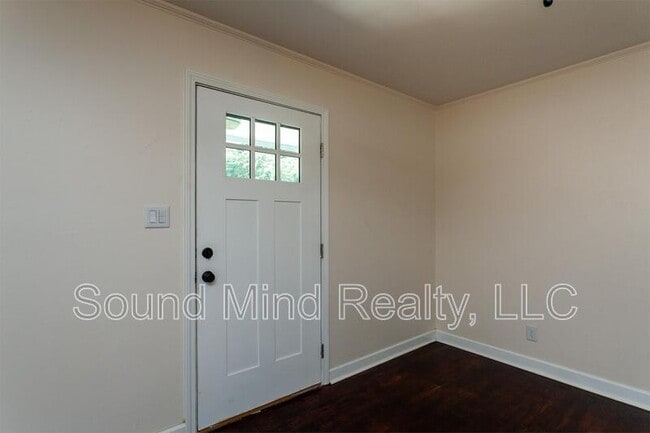 Photo - 1708 Dallas St