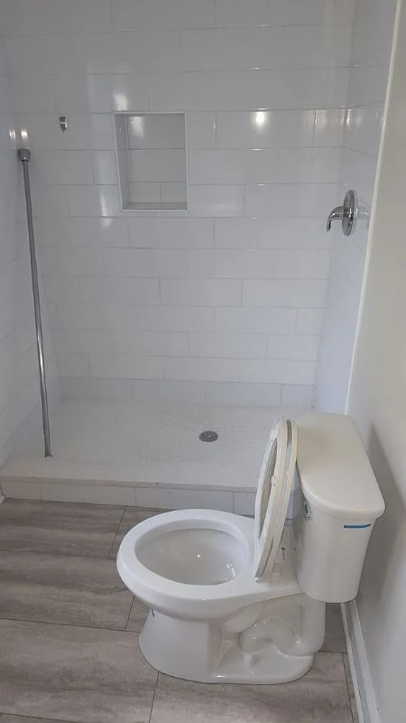 Photo - 2608 E Newport Ave Unit upper