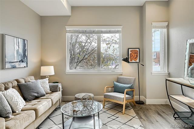 Photo - 3820 Jason St