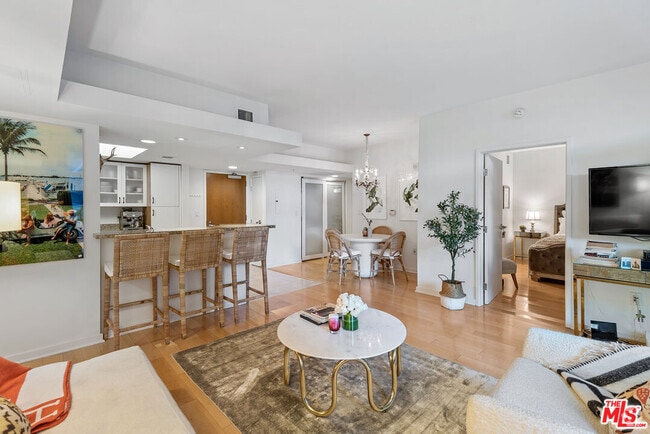 Building Photo - 13700 Marina Pointe Dr Unit 327 Rental