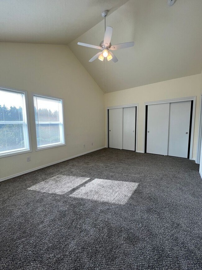 Photo - 3-bedroom 2 1/2 bath duplex in Springfield