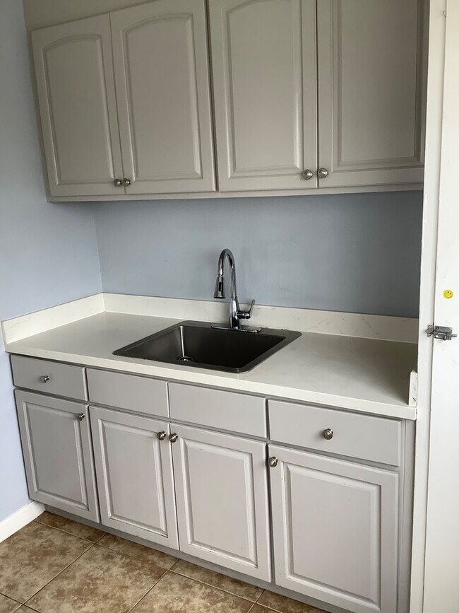 Photo - (211): 105-109 Marina Way South Unit 109 Marina Way South