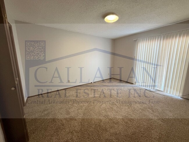 Photo - 8401 Woodview Dr N Unit B