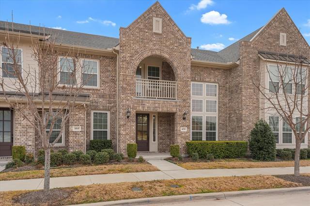 4870 Woodruff Way