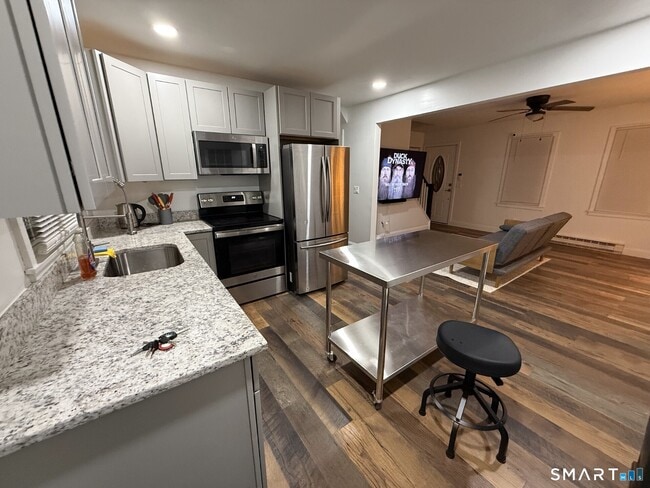 Photo - 9 Falls River Cir