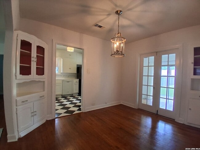 Photo - 315 W Ridgewood Ct