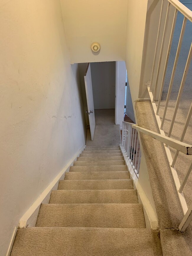 Photo - Adorable 3 Bed 1.5 Bath Covell Commons Condo ( fall Rental )