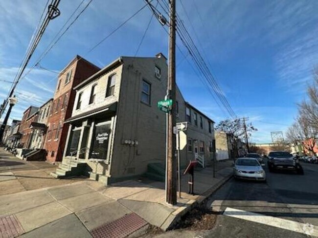 Building Photo - 4 W New St Rental