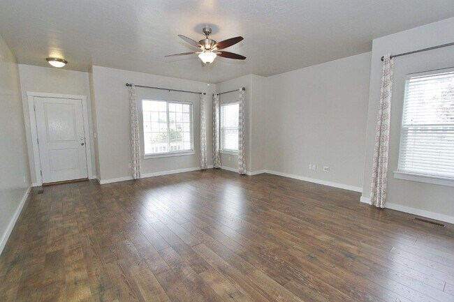 Photo - Spacious Home in Quiet Neighborhood