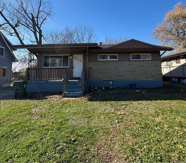 Building Photo - 2225 Deering Ave