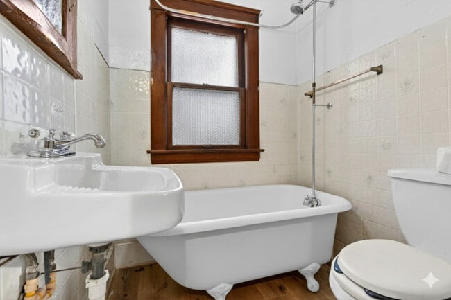 Photo - 2977 E 66th St