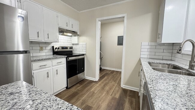 Photo - 105 Williamsburg Dr