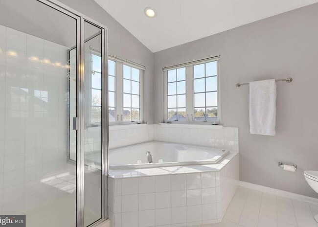 Photo - 6805 Rathbone Pl