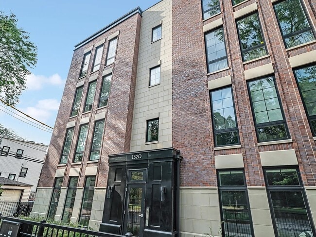 Building Photo - 1320 W Lexington St Unit 1W Rental