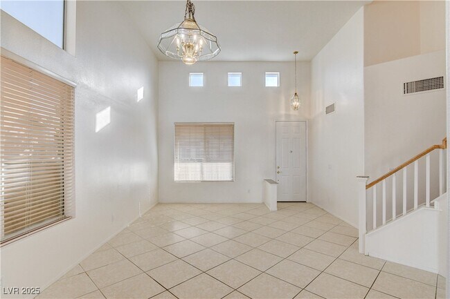 Photo - 2234 Le Conte Ave