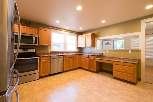 Photo - Close to Pacific University