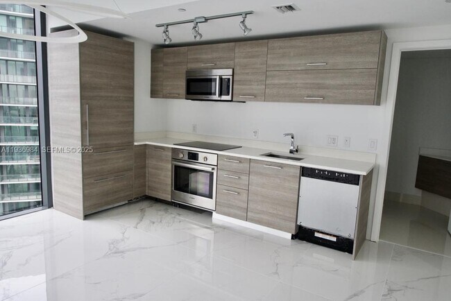 Photo - 650 NE 32nd St Unit 4808