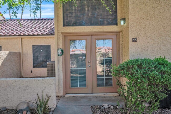 Mesa Loft townhome with 1 bedroom, loft an... - Mesa Loft townhome with 1 bedroom, loft an... Unit 28