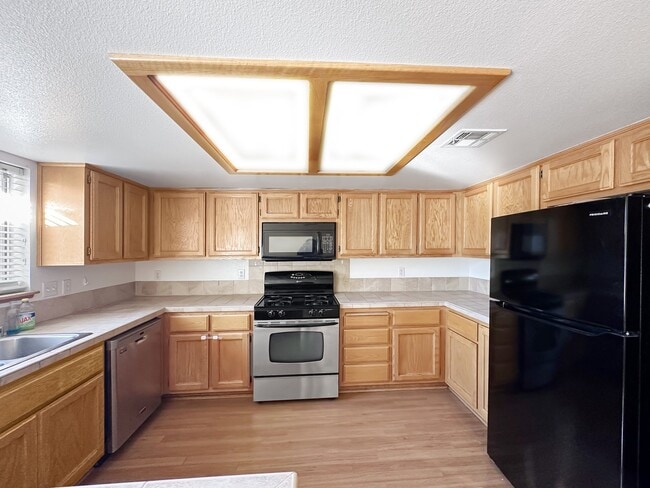 Photo - 605 E Wilson Ave