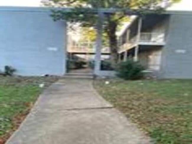 Photo - 150 N McLean Blvd Condo Unit 4