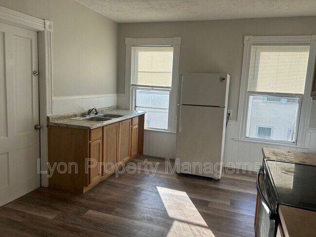 Photo - 16 West St Unit 2